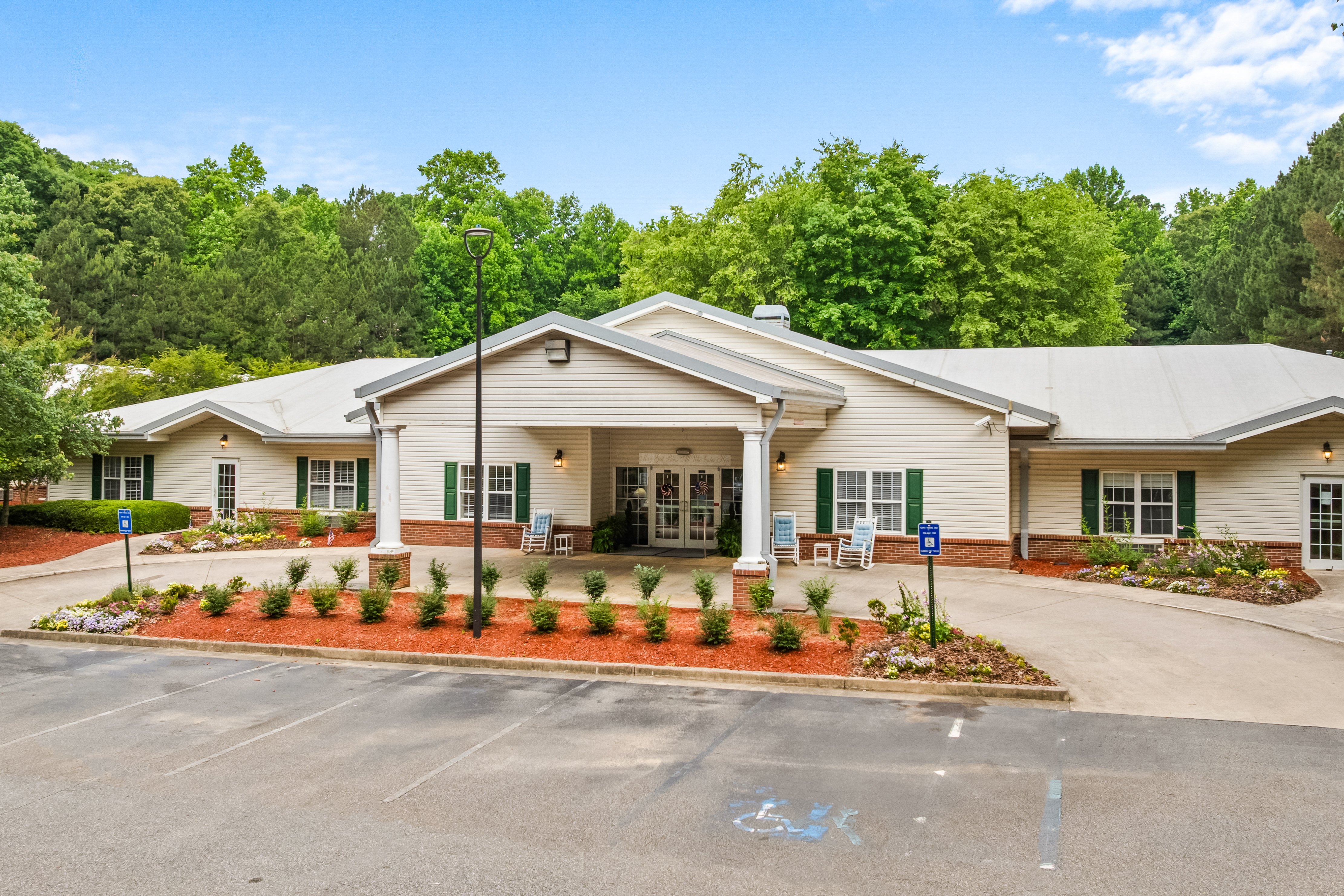 Cameron-Hall-Canton-Exterior-009